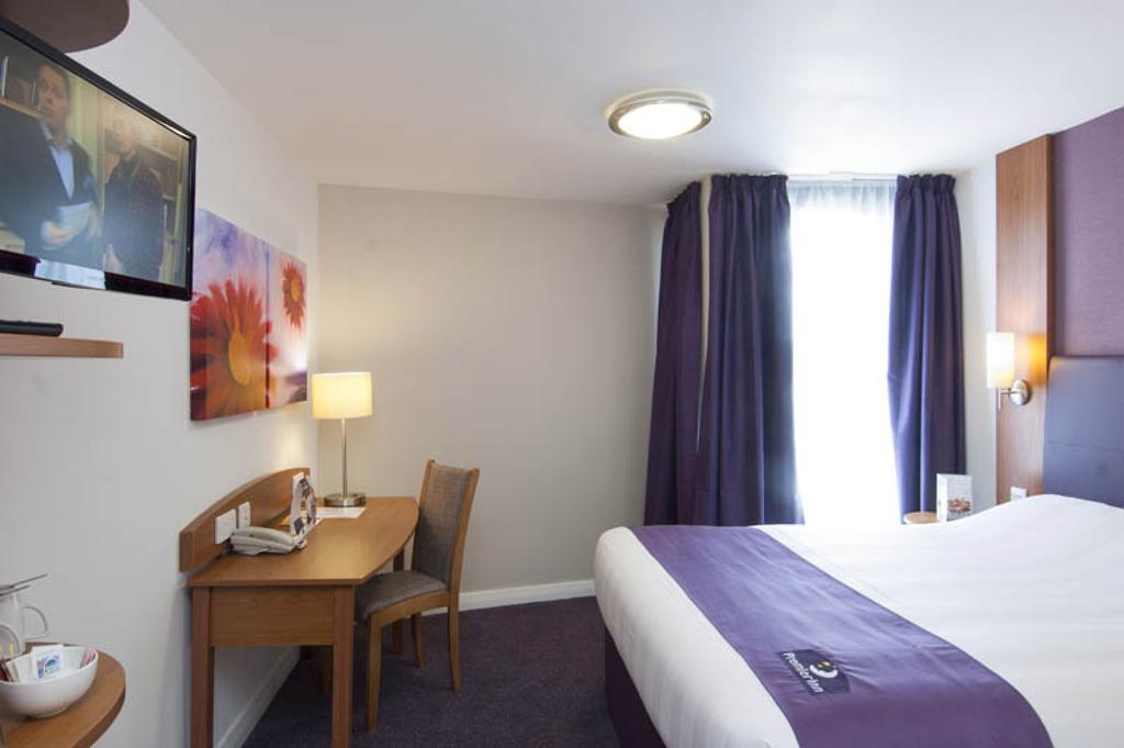 Premier Inn Watford - Croxley Green Room photo