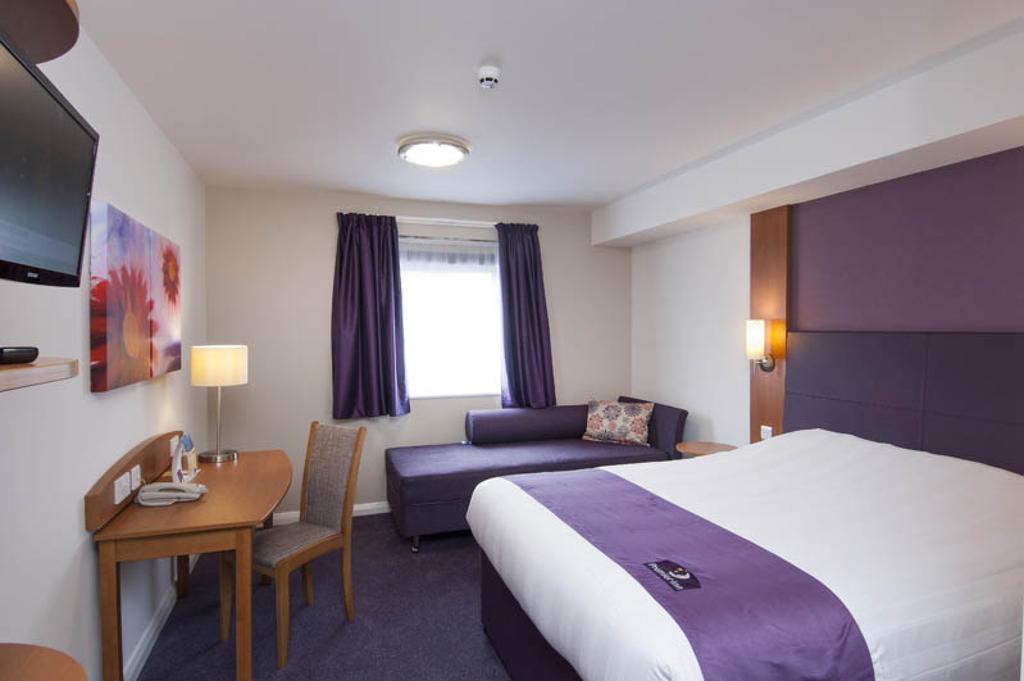 Premier Inn Watford - Croxley Green Room photo