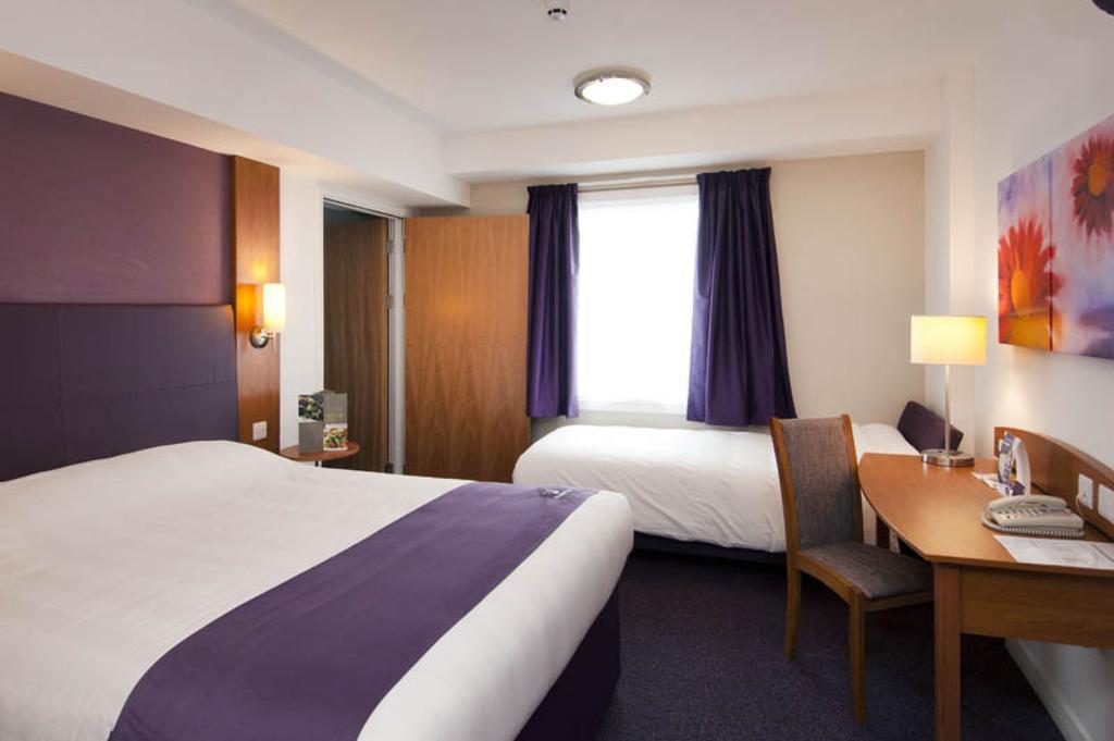 Premier Inn Watford - Croxley Green Room photo