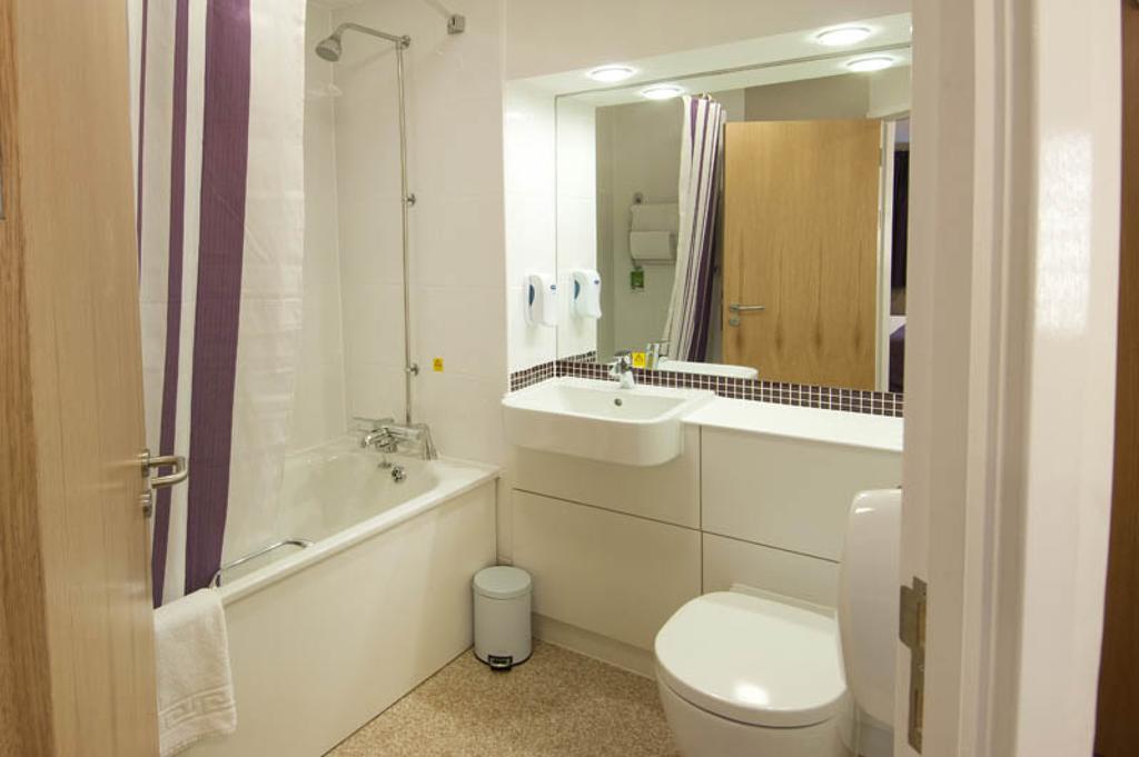 Premier Inn Watford - Croxley Green Room photo