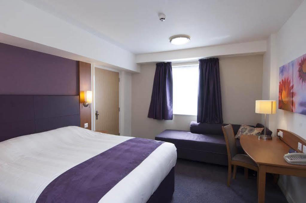 Premier Inn Watford - Croxley Green Exterior photo